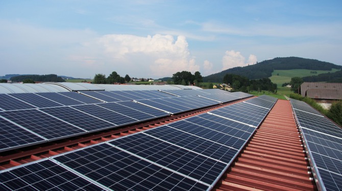 groot zonnedak voor collectieve energie