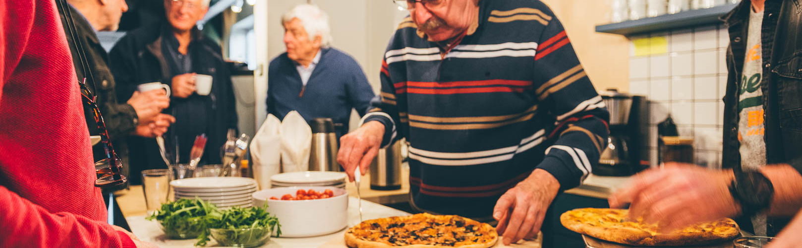 Inwoners krijgen pizza bij brainstorm over campagne zonnepark De Grift
