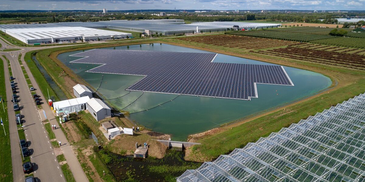Bij Huissen kon men investeren in dit drijvende zonnepark van Lingewaard Energie Coöperatie